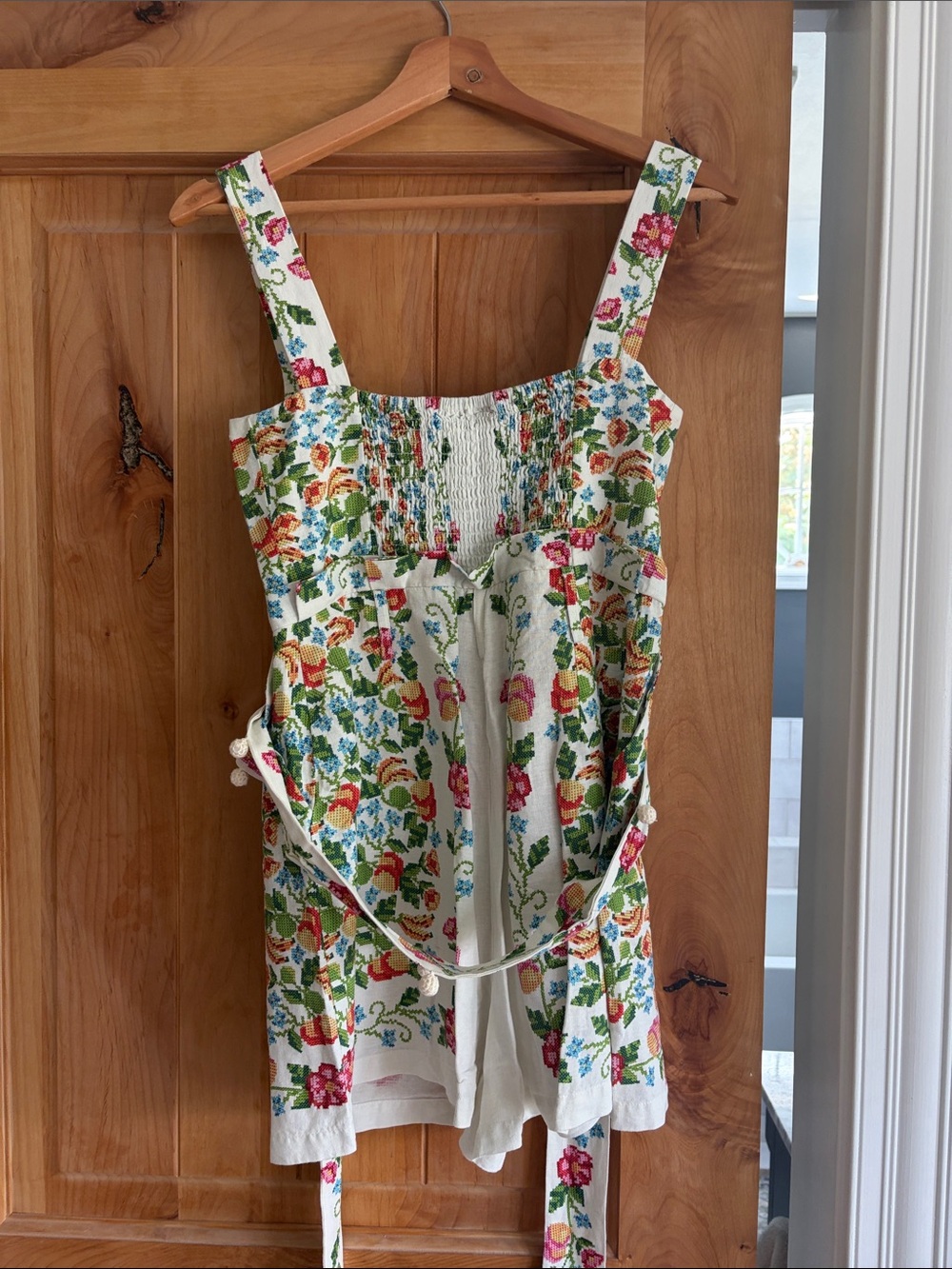 FARM Rio White Floral Embroidered Romper with Belt - Picture 3 of 4